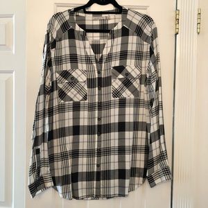Nexx Black, White and Gray Blouse Size Large
